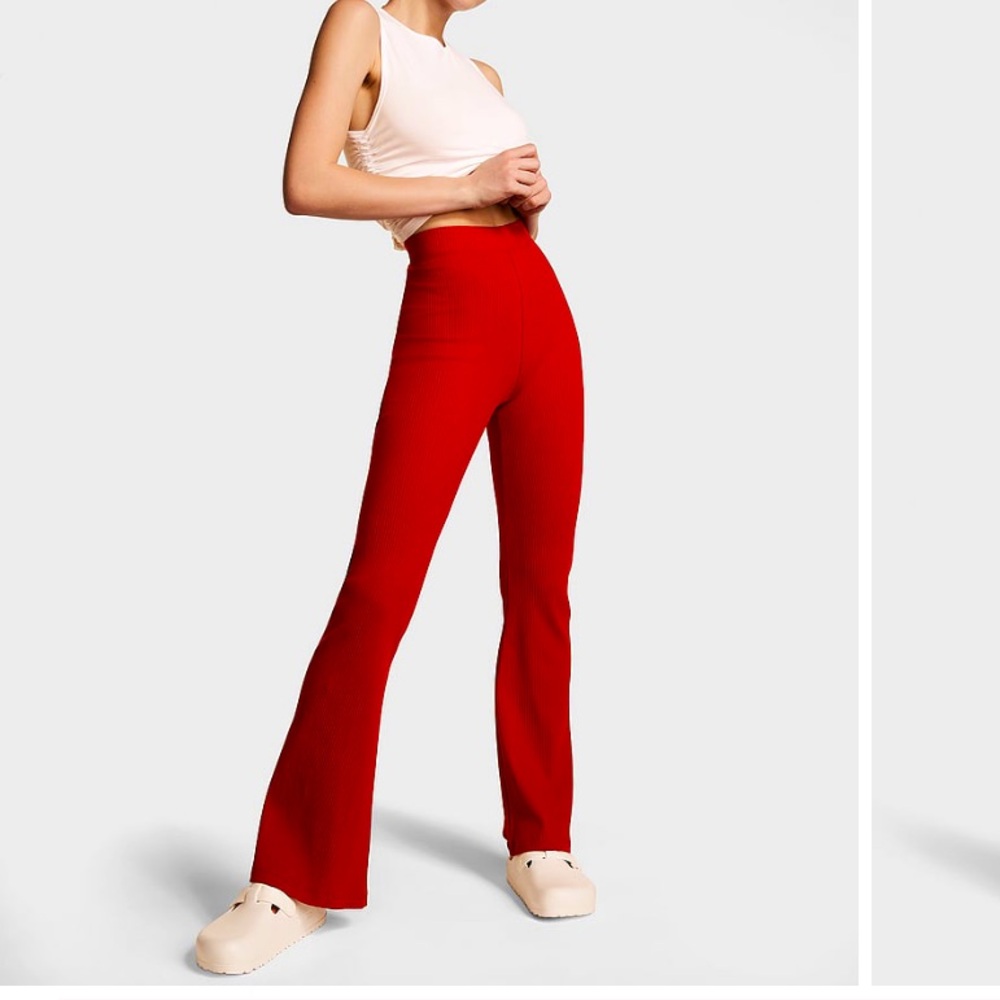 Victoria’s Secret Ribbed Flare Leggings M